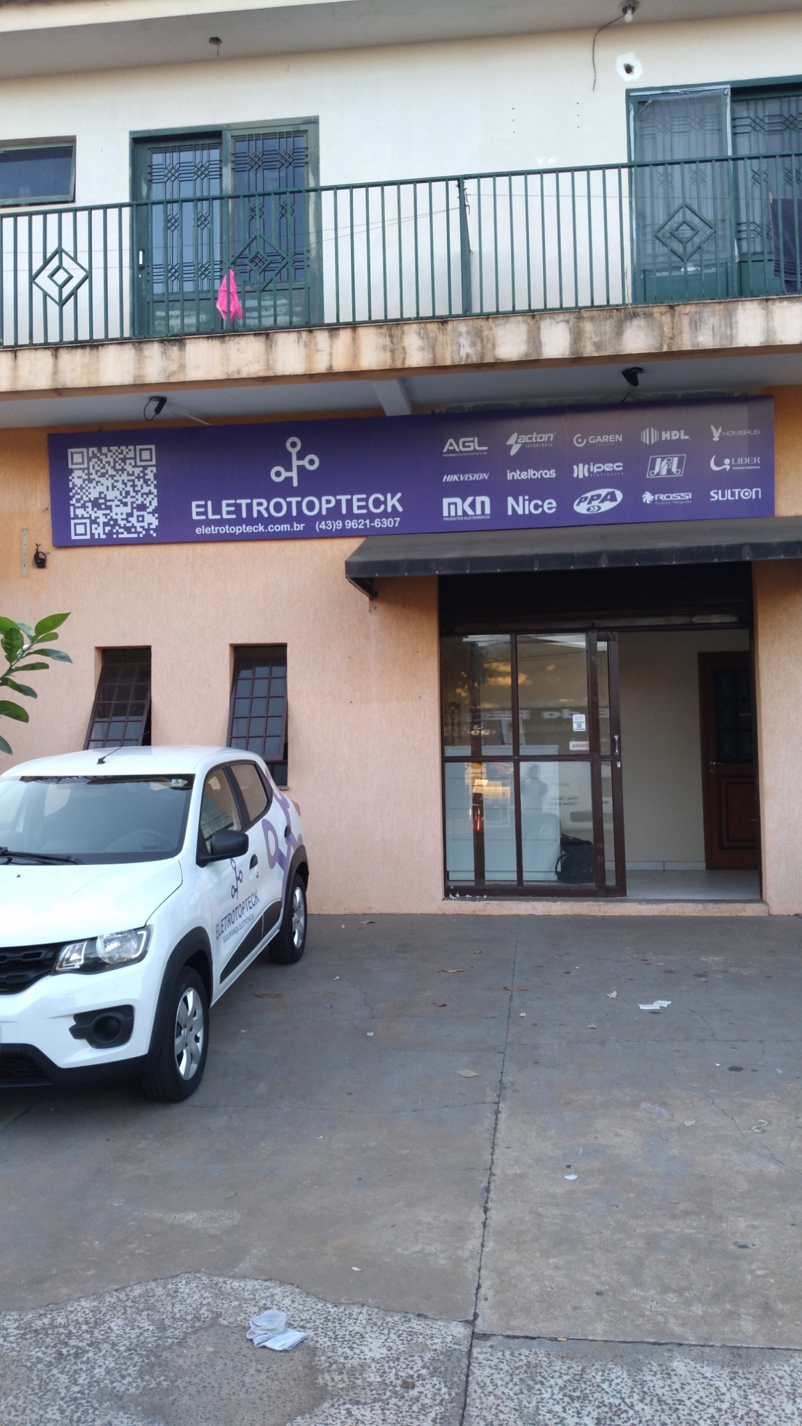 Fachada Eletroptopteck