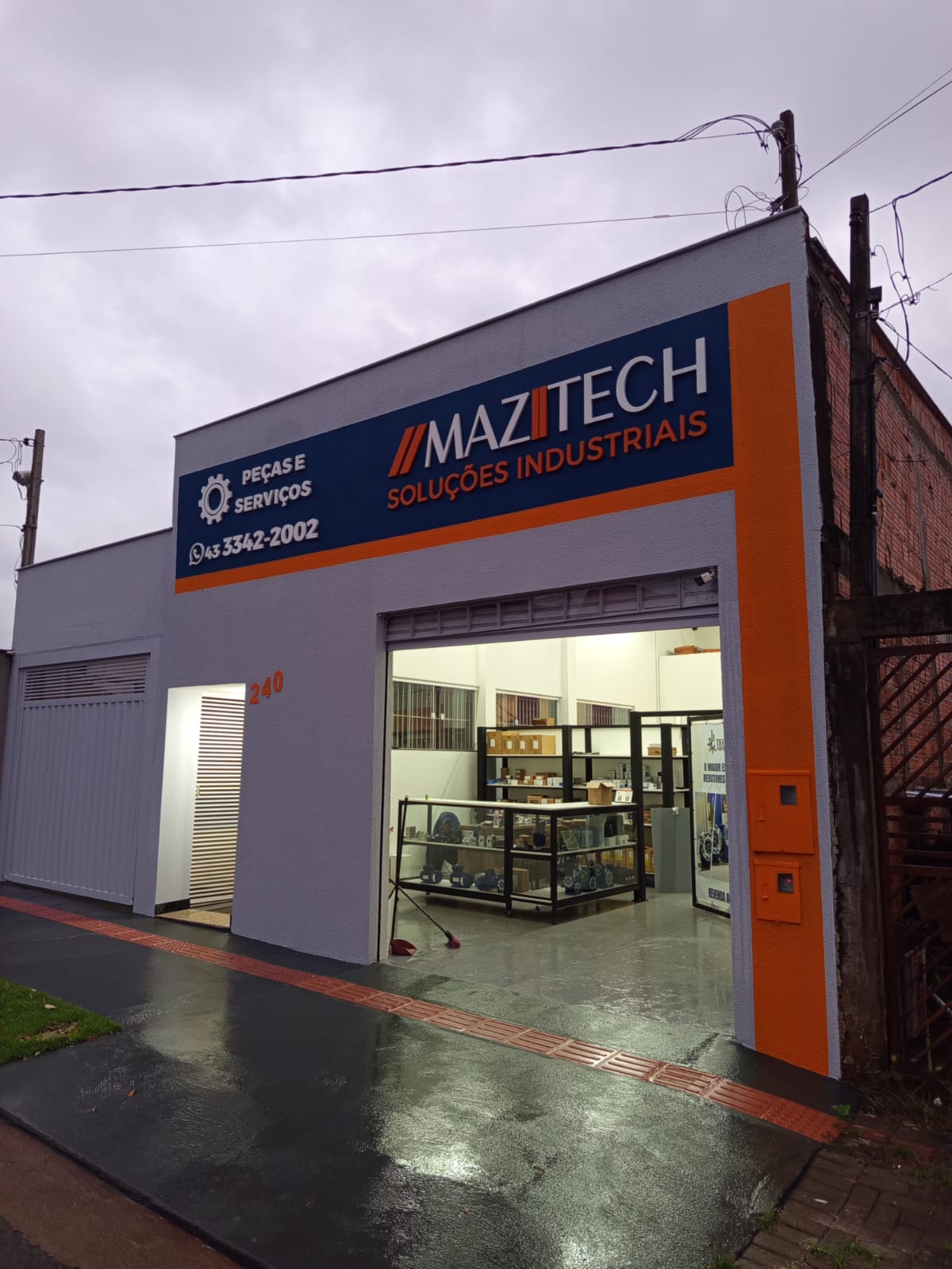 Fachada Mazitech